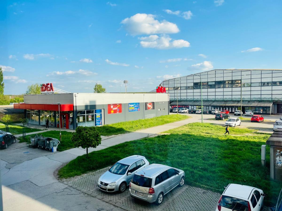 Апартаменты Apartman Jelena Сремска-Митровица Экстерьер фото